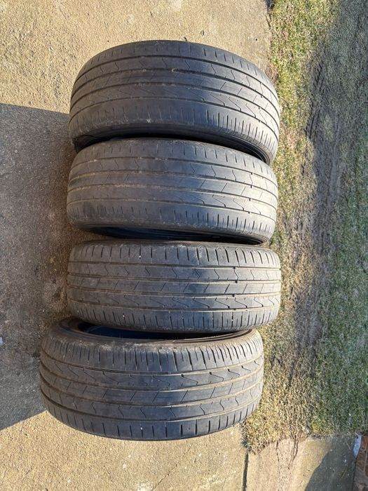 Vând cauciucuri Hankook 215.55.16 vară