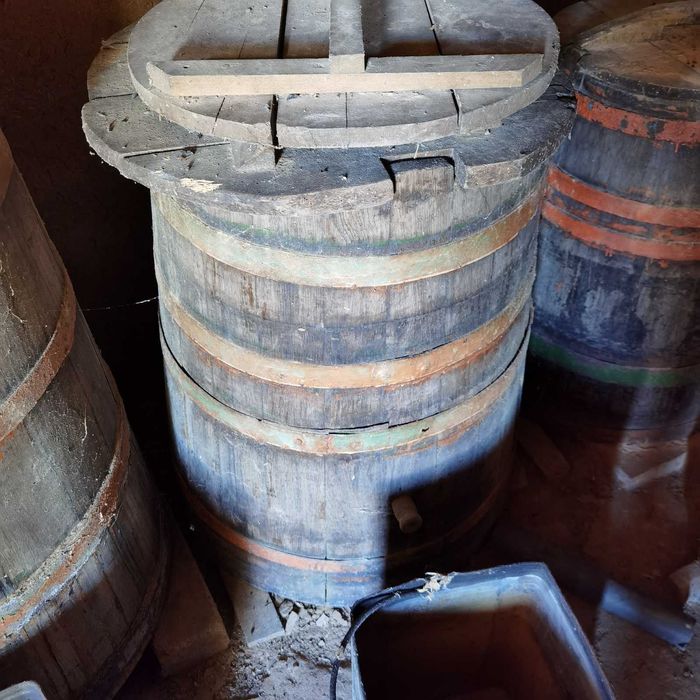 Бурета за вино, каци, кашпи, крачета, за декорация и др.