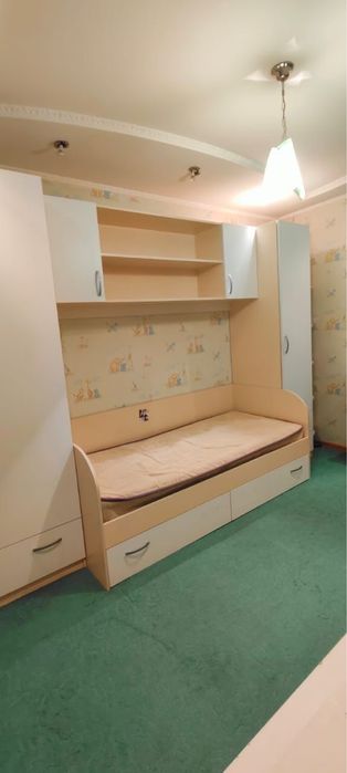 Продам детскую стенку стол шкафчик