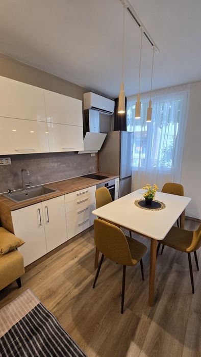 Дава се под наем Тристаен апартамент в Варна, Общината - 70 кв.м за 765 € - Снимка #2