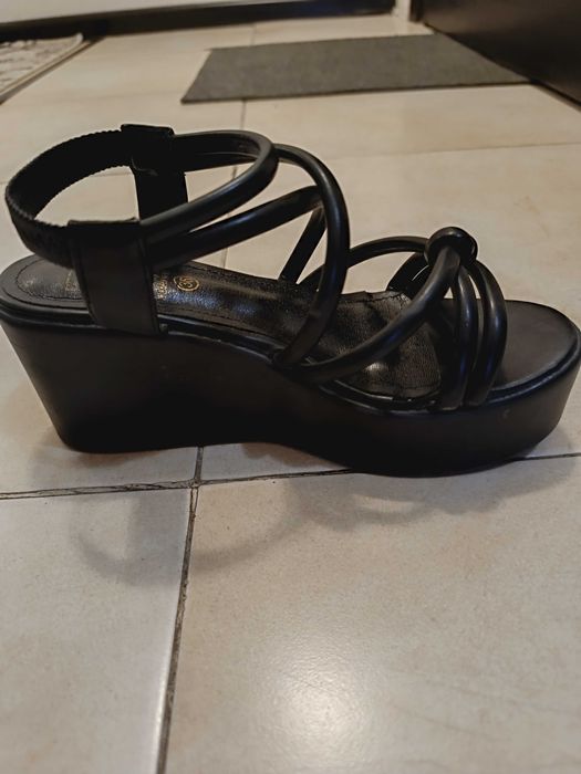 Босоножки, 35 р, на платформе