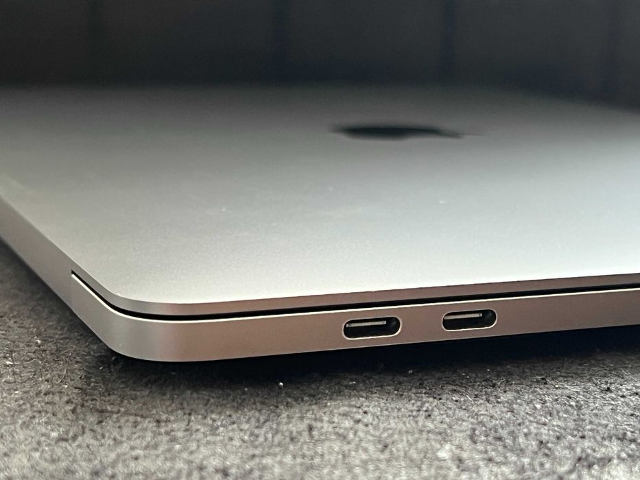 MacBook Pro 13" Apple M1 | 8GB RAM | 256GB SSD | Space Gray – Stare Impecabilă