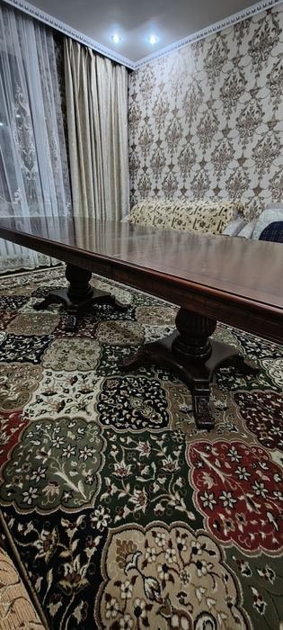 Стол гостевой большой