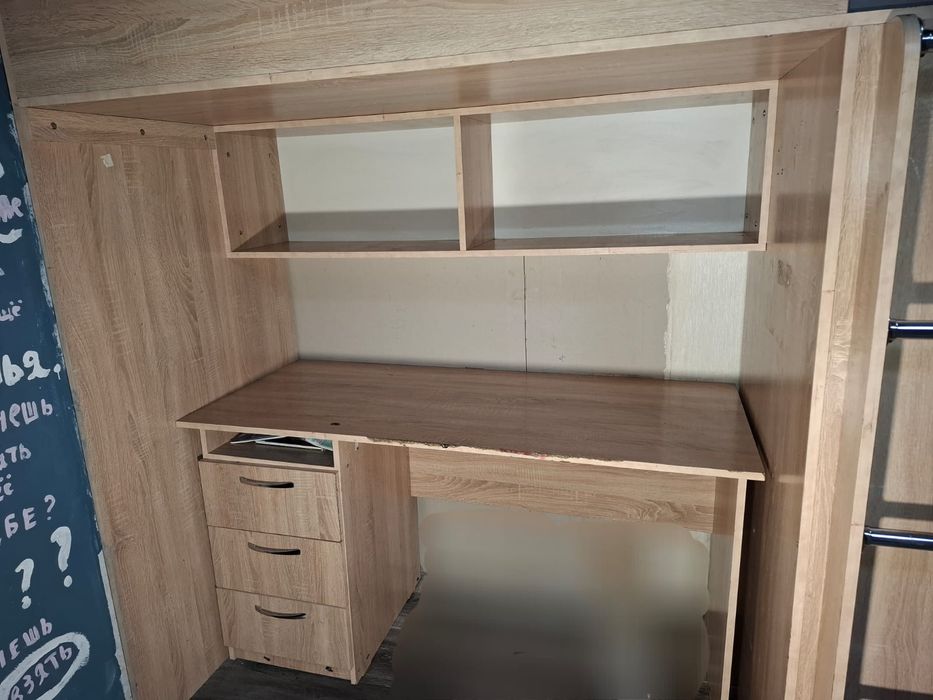 Продаю кровать-чердак.