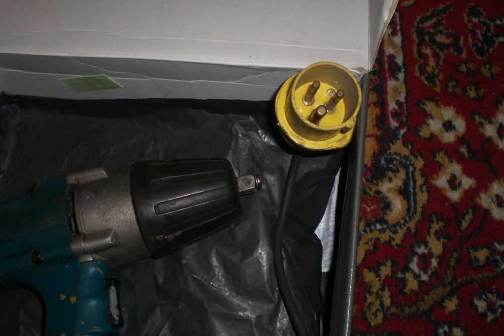 Гайковерт Макита