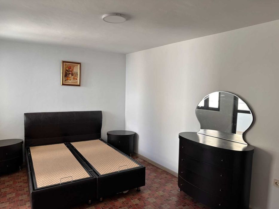 Дава се под наем Тристаен апартамент в Варна, Център - 120 кв.м за 820 € - Снимка #11