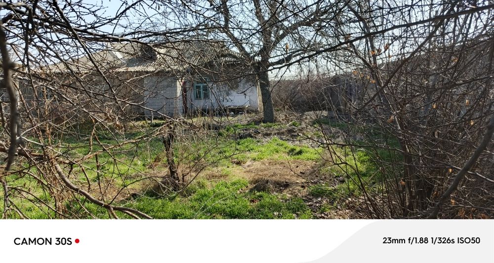 Ховли сотилади. (Ахмад Яссавий)