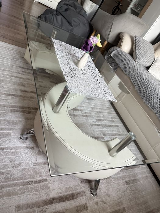 Холна маса- стъклена