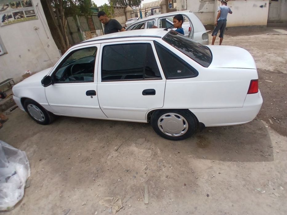 Nexia 2 2015 holati yaxshi