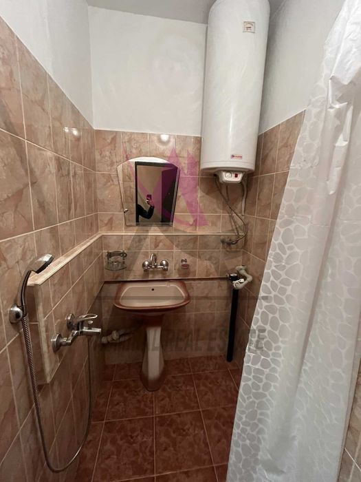 Дава се под наем Тристаен апартамент в Варна, Левски - 60 кв.м за 418.71 € - Снимка #4