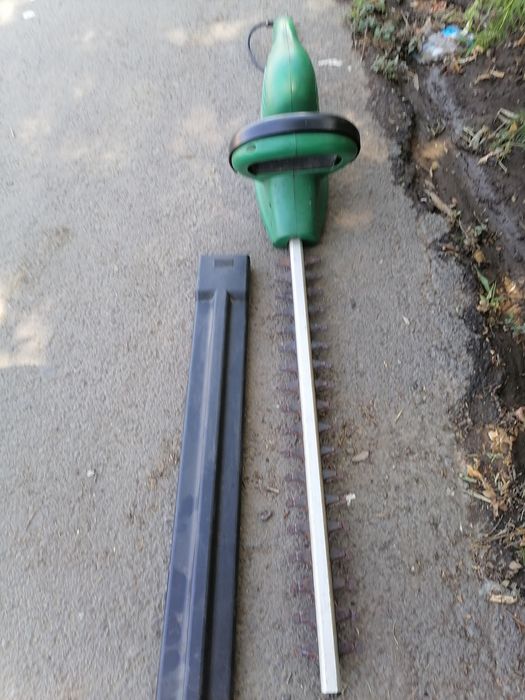 Foarfeca electric pentru gard viu