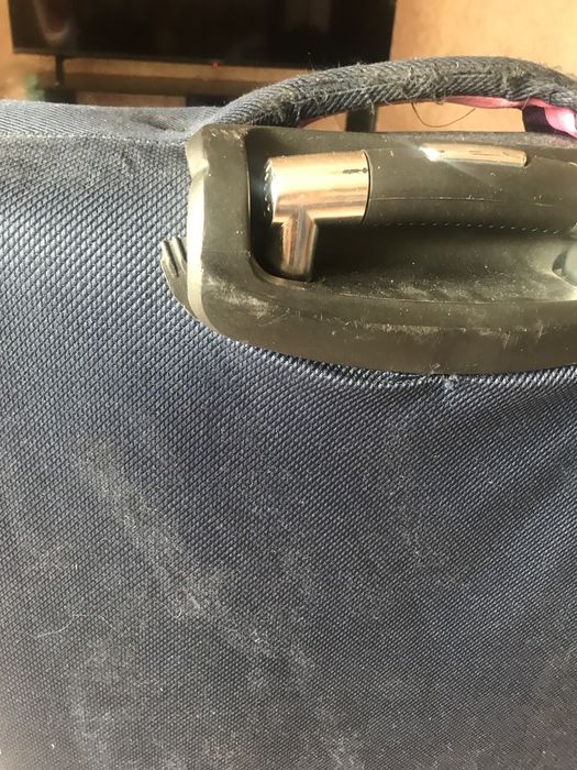 Продам чемодан большой