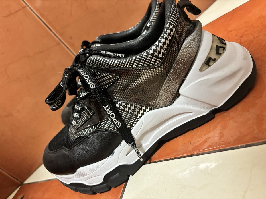 Adidasi Tezyo casual , fara defecte si foarte eleganti dar si sport ,