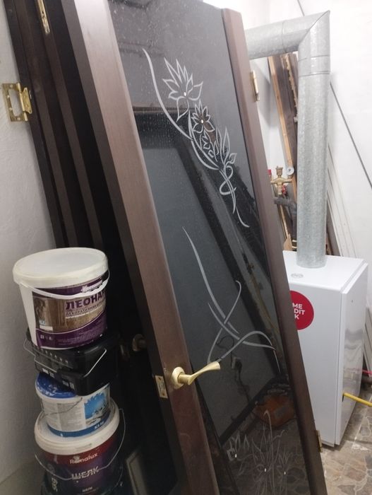 Продам меж комнатные двери