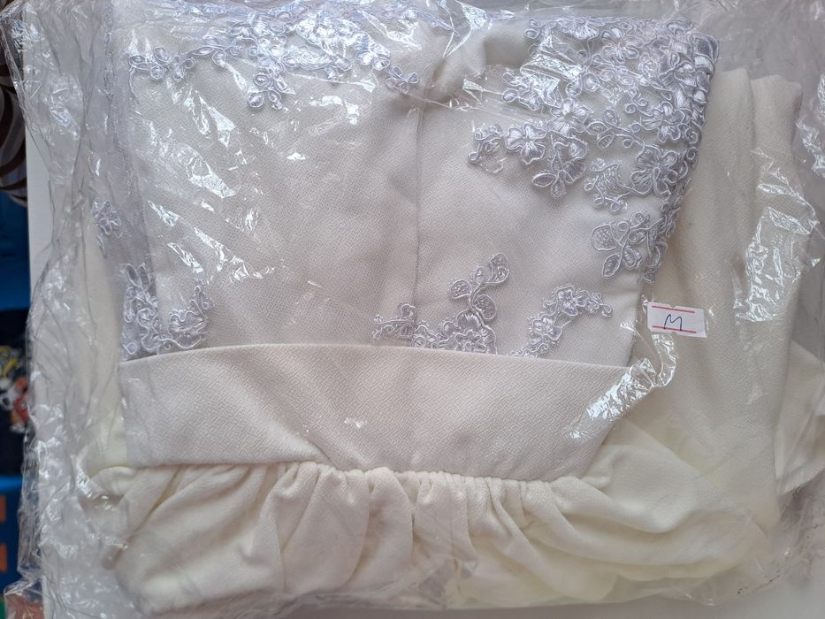 Дълга рокля с дантела