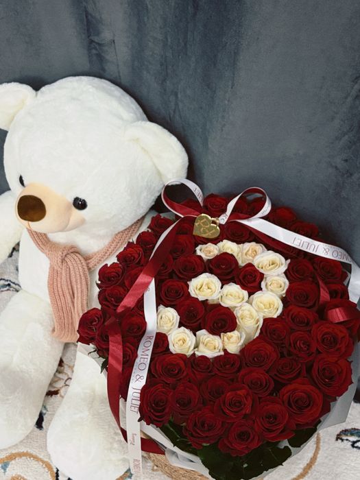 Продам цветы.75 роз в кашпо.Буква “Э”