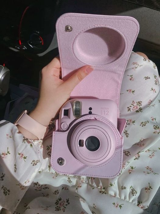 Instax Mini 12 моментальный фотоаппарат, цена договорная