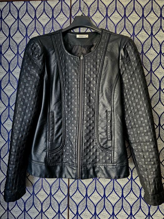 Продам женскую куртку