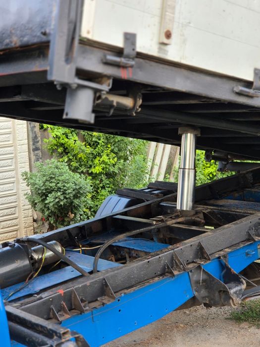 De vanzare Ford Tranzit 2.4 !!