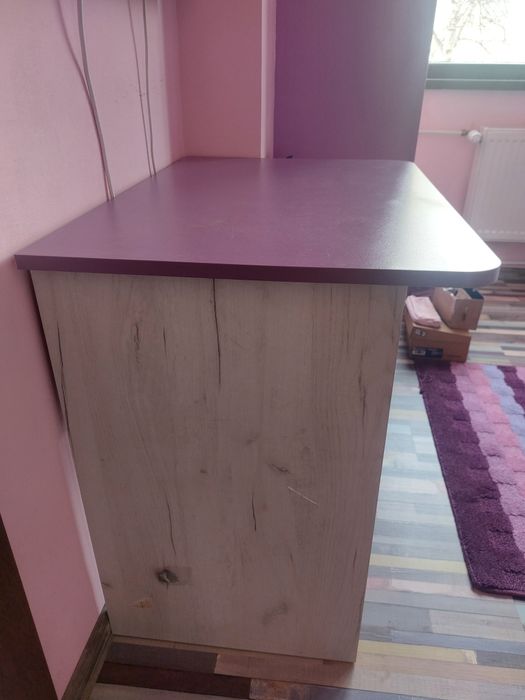 Детско бюро в лилаво