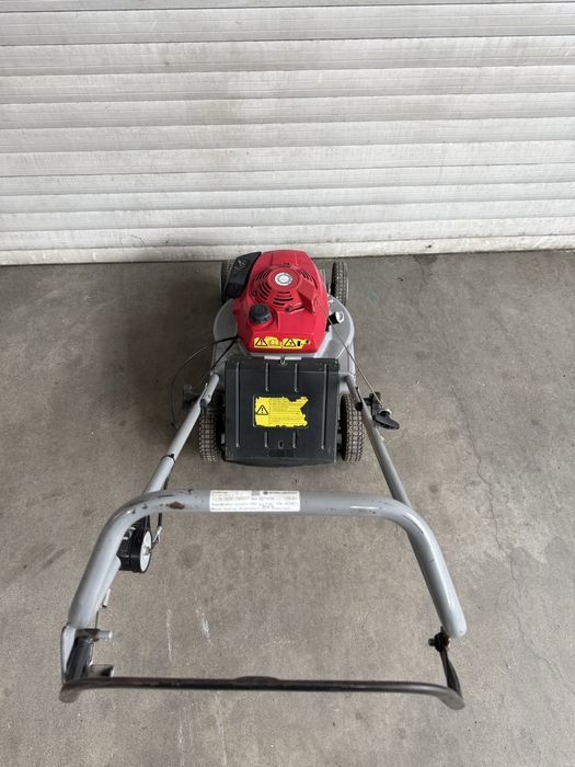 Продавач Косачка HONDA