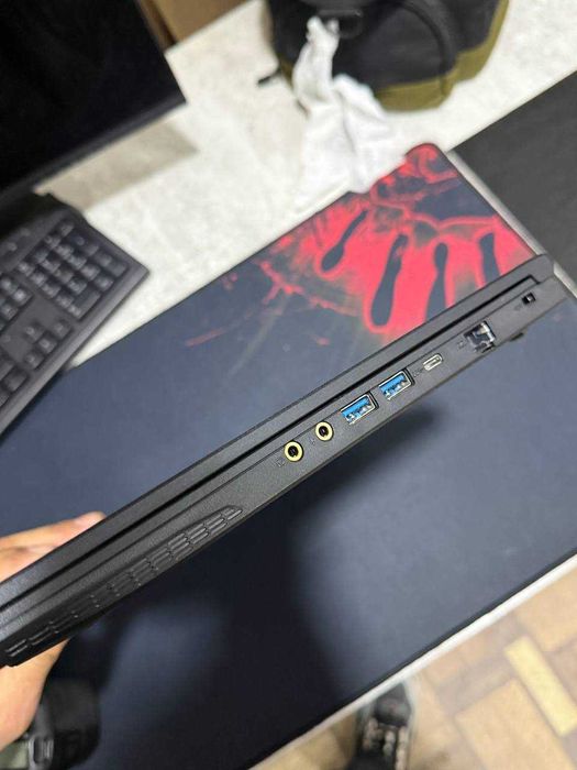 Noutbuk sotiladi MSI