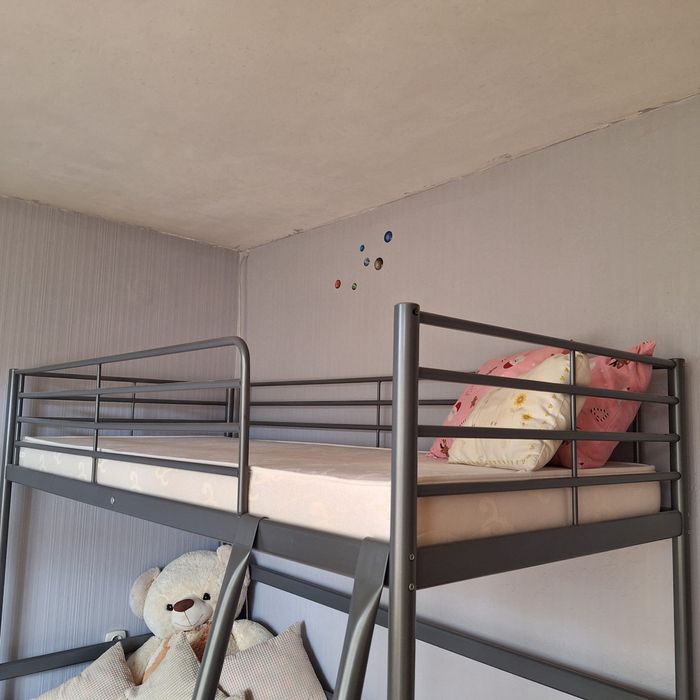 Метално еденично легло - IKEA