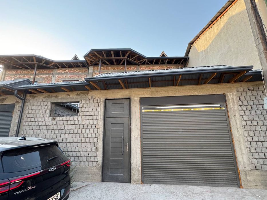 Продаеться 2 дома 3 этанжный с высокими потолками