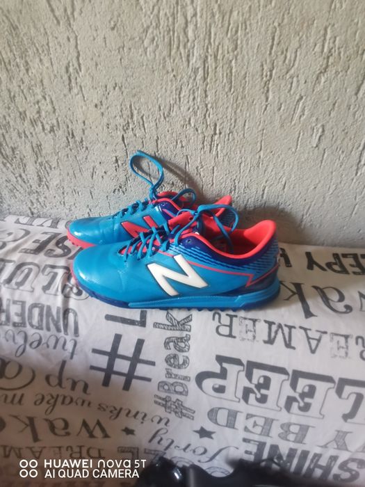 Ghete de fotbal new balance furon