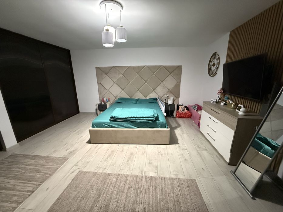 Vând Casă / S+P+1E și Mansarda / Zona (OMW Crisan) Slatina