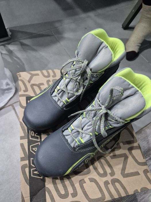 Лыжи беговые 200 ботинки 39-40 размер