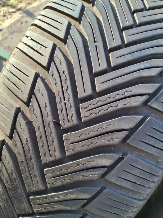 2 Anvelope de iarnă 215 60 r16 Michelin