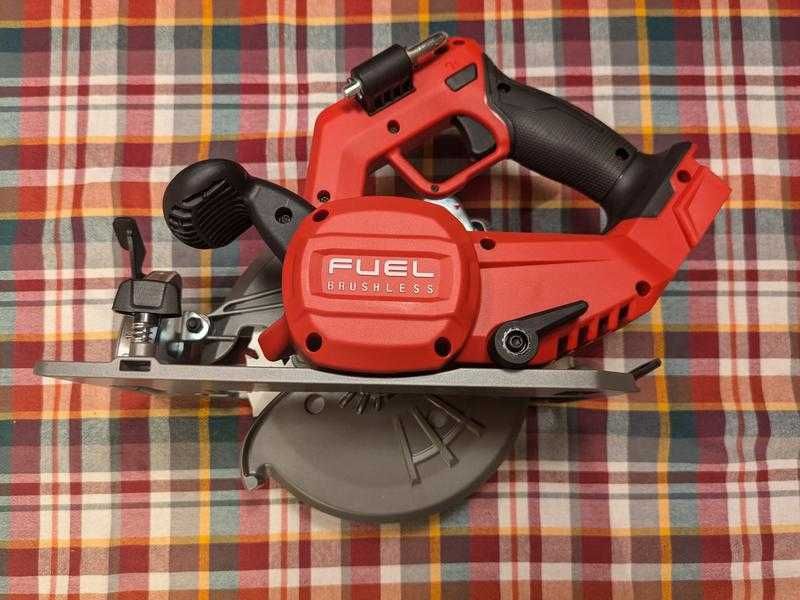 Milwaukee 2834 circular - FCSG66