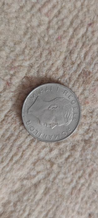 Vând Monedă 100 lei regele Mihai