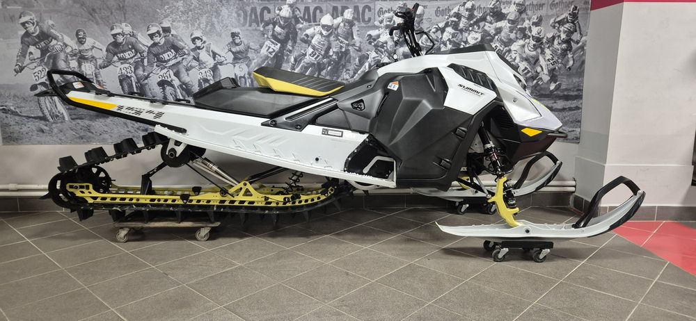 Ski Doo Summit Adrenaline  model 2025