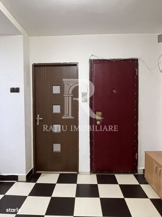 Apartament cu 3 camere | Echipe de muncitori | Rogerius | Oradea
