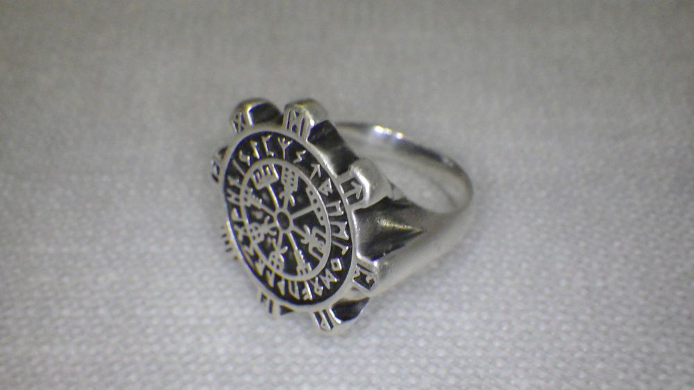 Викингски компас Vegvísir Сребърен пръстен S925