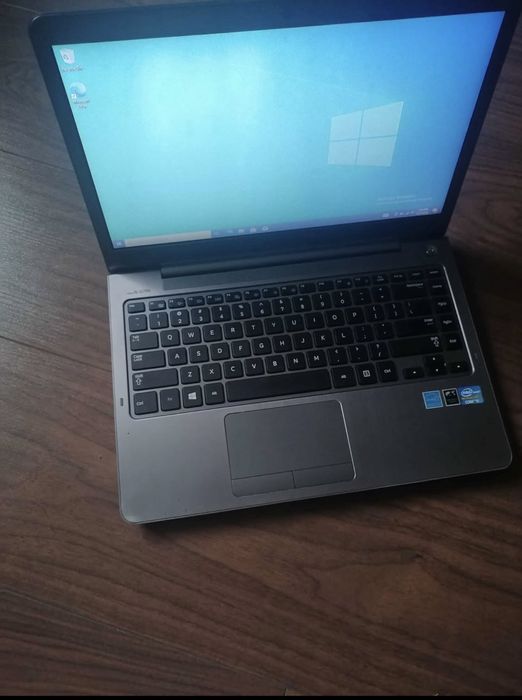 Vand Laptop Samsung - negociabil