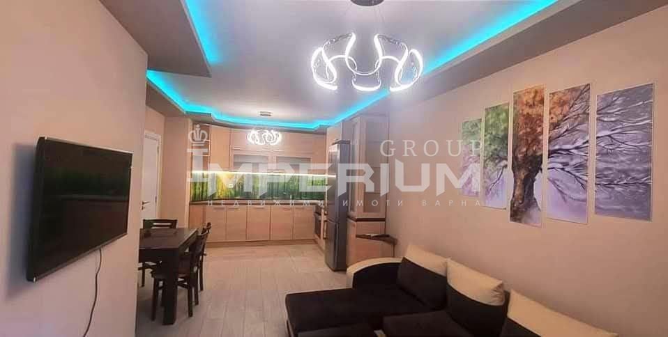 Дава се под наем Тристаен апартамент в Варна, Колхозен пазар - 80 кв.м за 765 € - Снимка #1