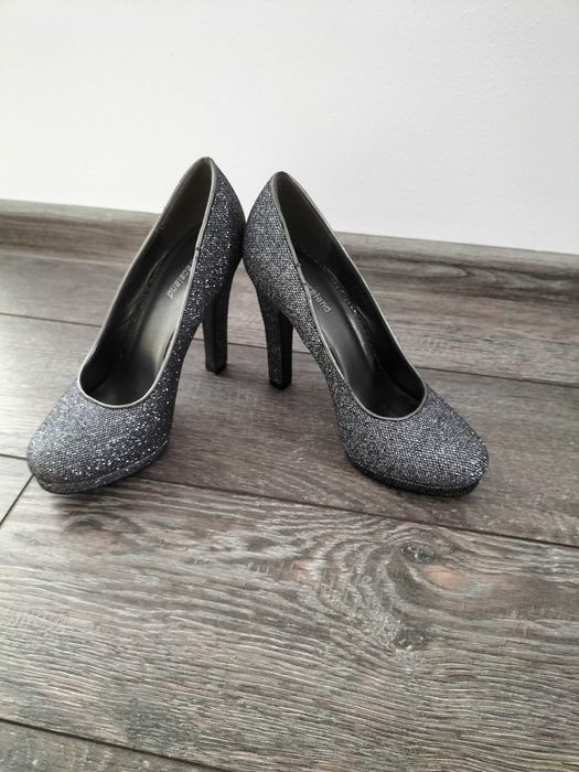 Vând pantofi eleganți de seara