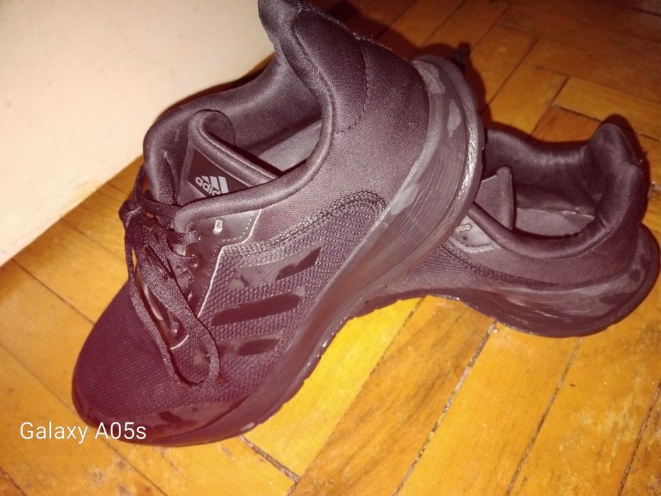 Адидас оригинални детски маратонки