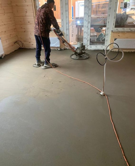 Стяжка пола полусухои