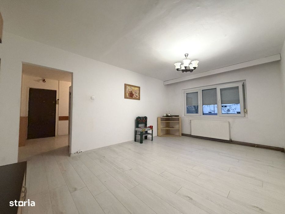 Apartament 3 camere, 70mp utili, parter, renovat - Zona Dambovita — fotografia 3