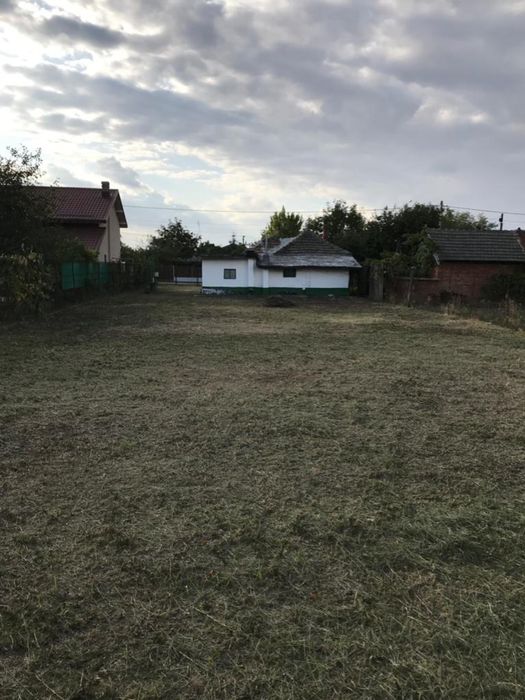 Teren 803mp + Casa batraneasca