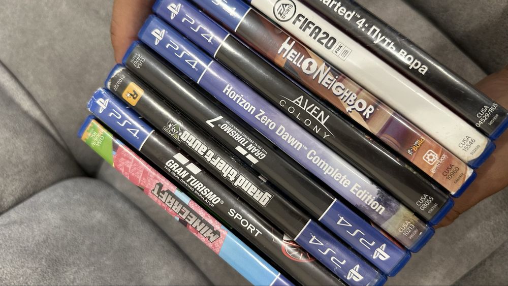 Продам Play station 4