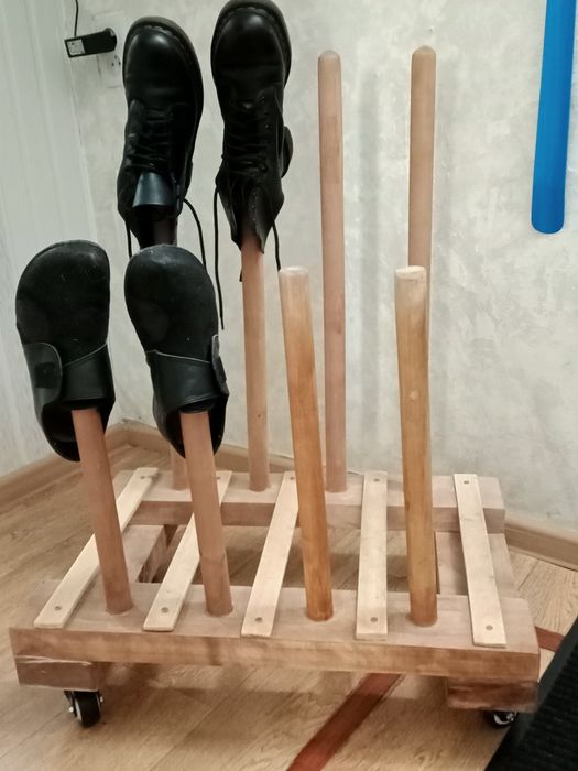 Продается органайзер-сушилка для обуви.