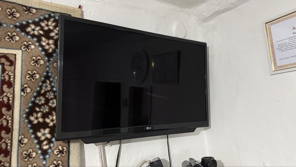 Телевизор LG 32дюим