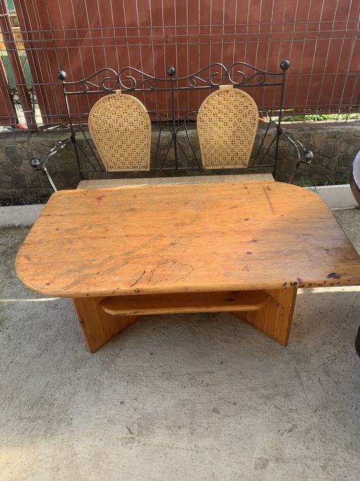 Masa cu banca exterior