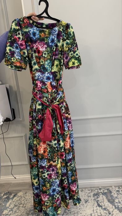 Женское платье длинное