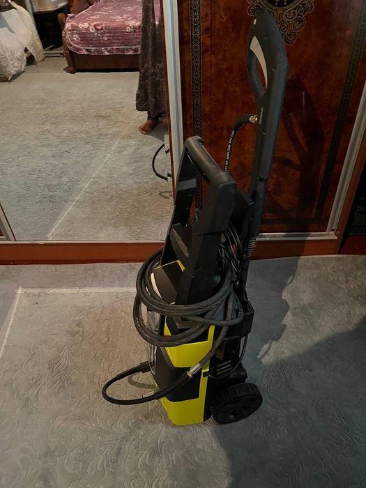 Mashina yuvish uchun karcher